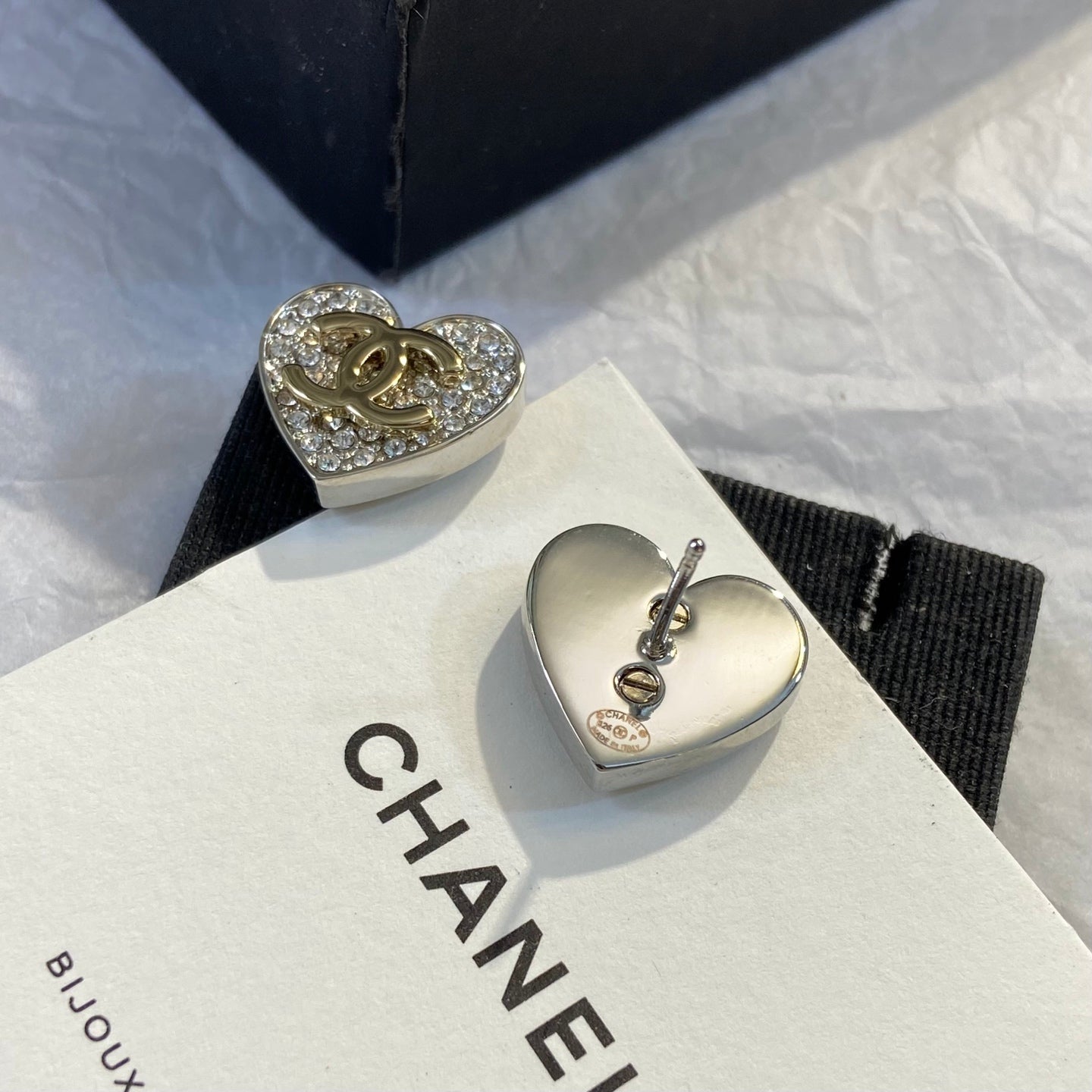🔥HOT🔥26FW New Heart-Shaped Stud Earrings with Full Pavé Diamonds