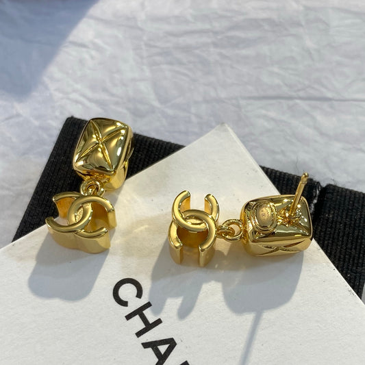 🔥HOT🔥26FW New Square Quilted Earrings