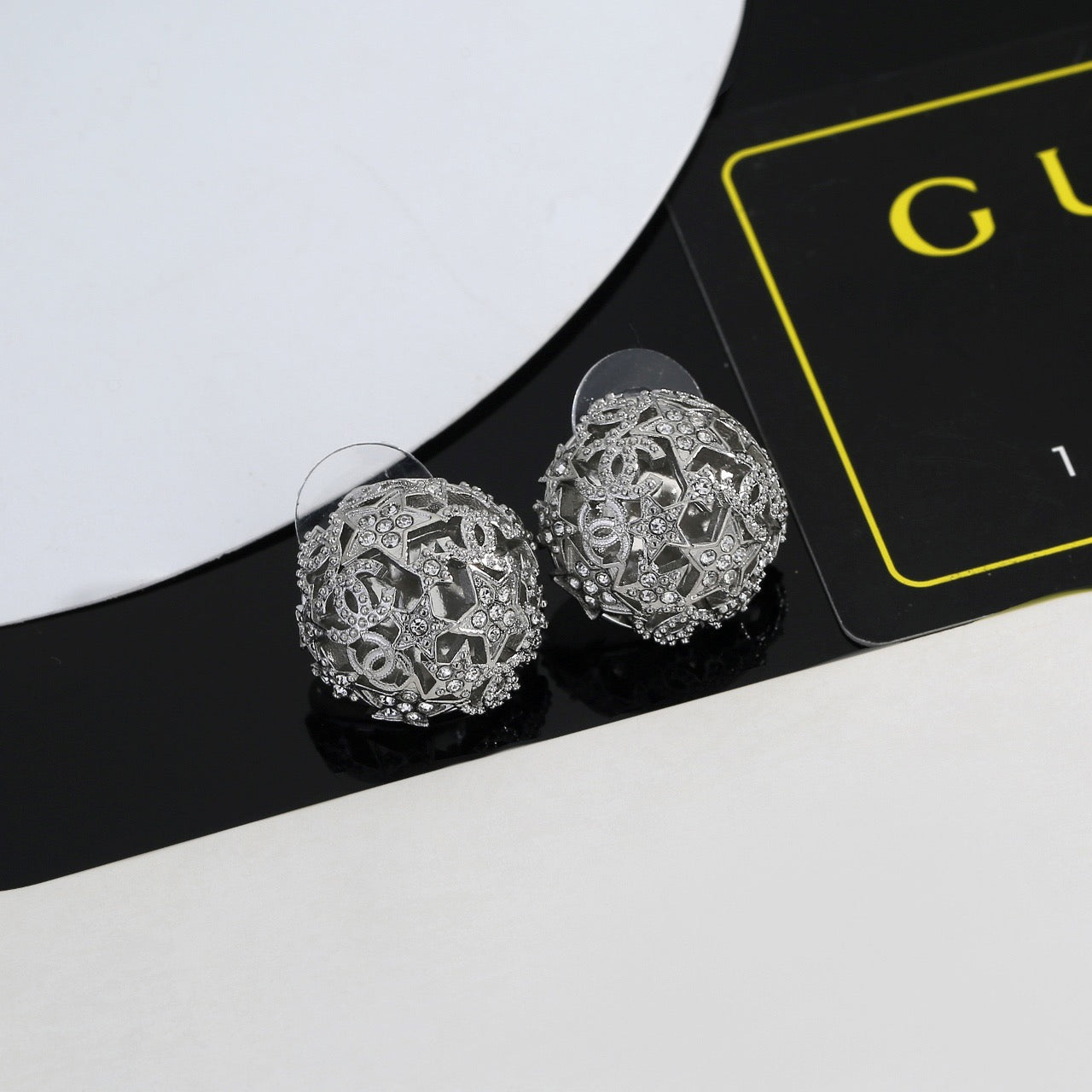 26FW New Star & Circle Cut-out Stud Earrings