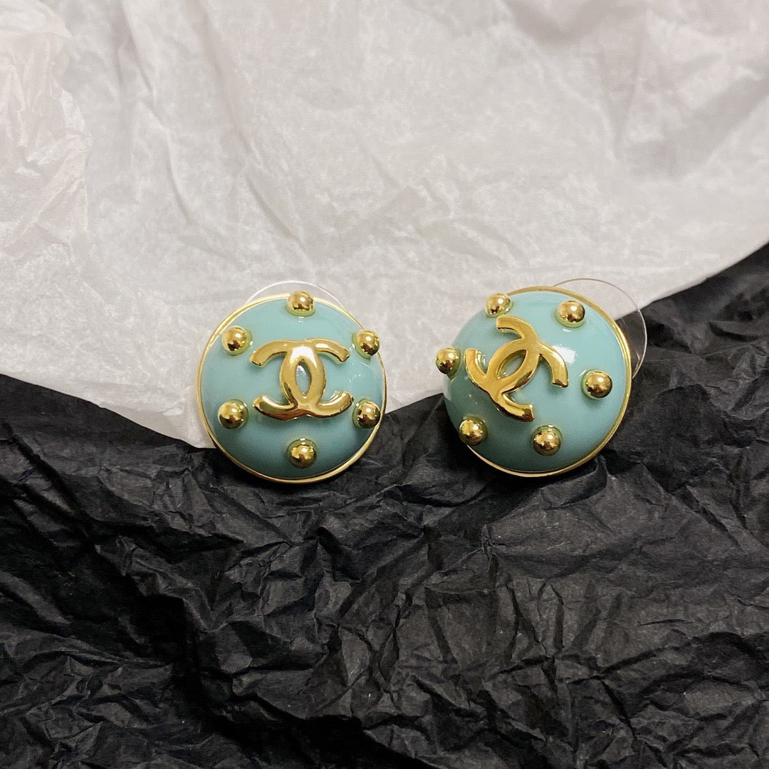 26FW New Minimalist Double-C Stud Earrings 🌺