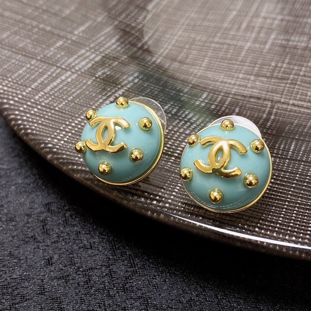 26FW New Minimalist Double-C Stud Earrings 🌺