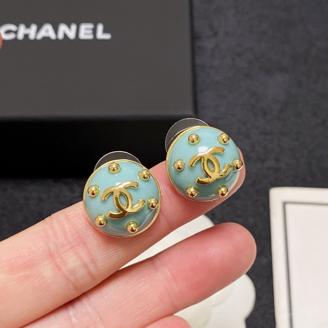 26FW New Minimalist Double-C Stud Earrings 🌺
