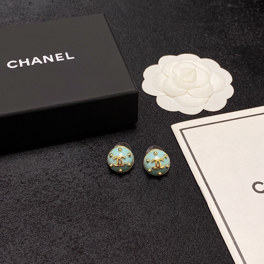 26FW New Minimalist Double-C Stud Earrings 🌺