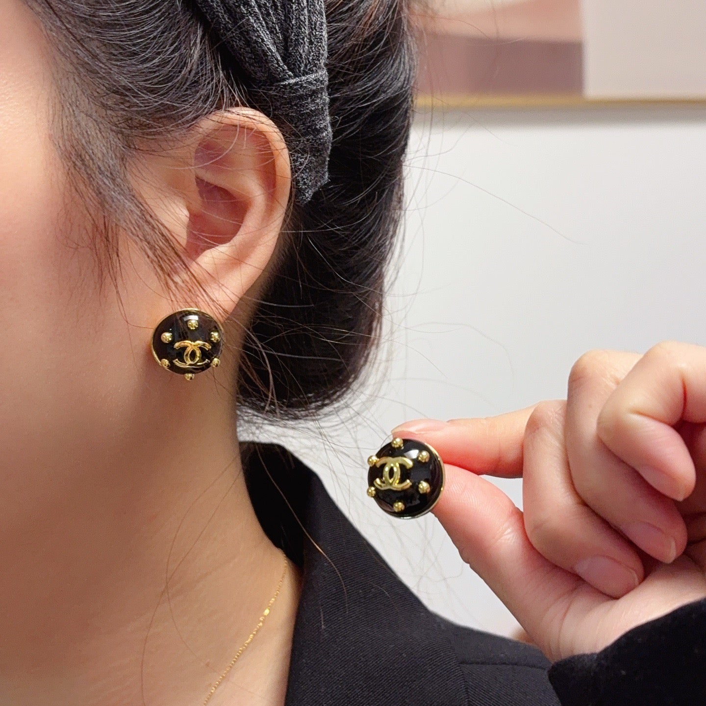 26FW New Minimalist Double-C Stud Earrings 🌺