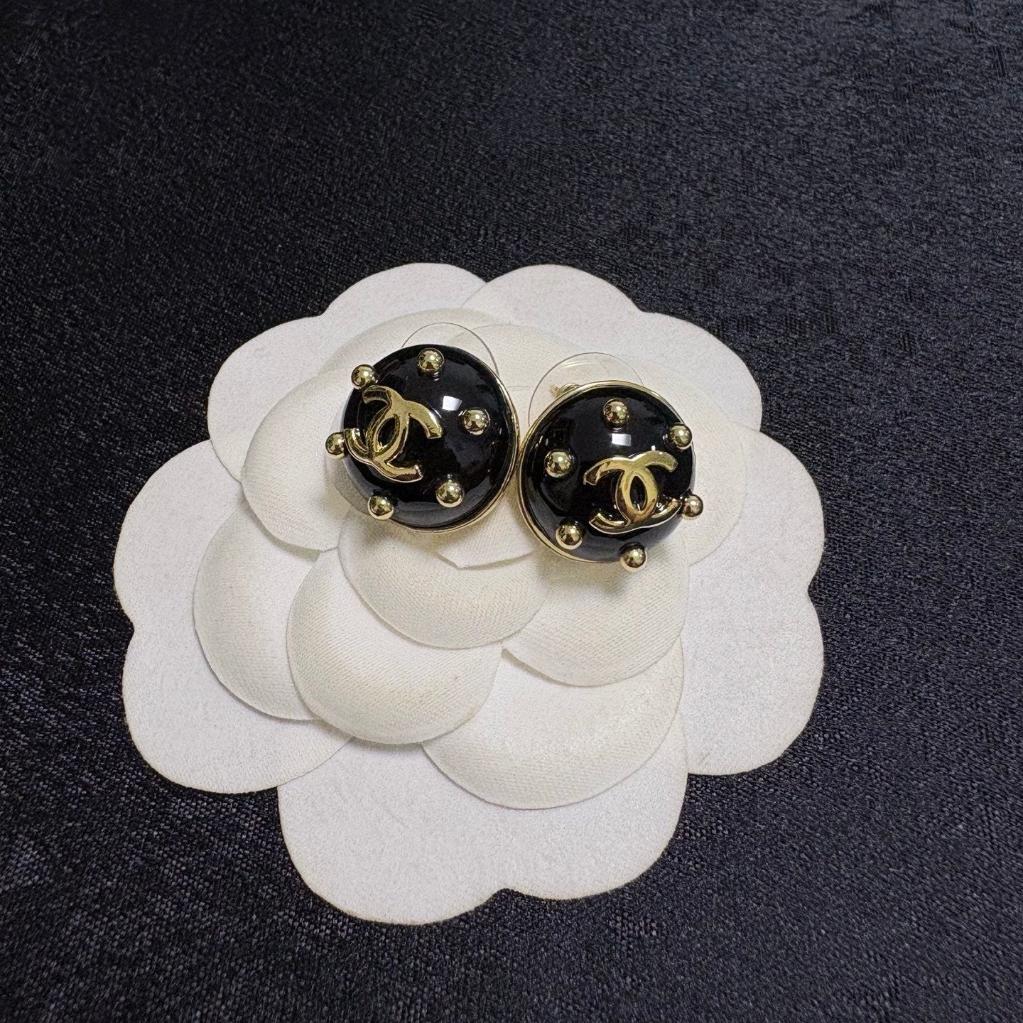 26FW New Minimalist Double-C Stud Earrings 🌺
