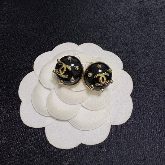 26FW New Minimalist Double-C Stud Earrings 🌺