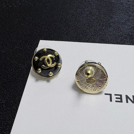 26FW New Minimalist Double-C Stud Earrings 🌺