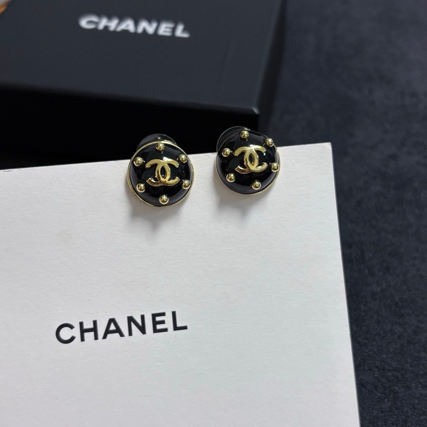 26FW New Minimalist Double-C Stud Earrings 🌺