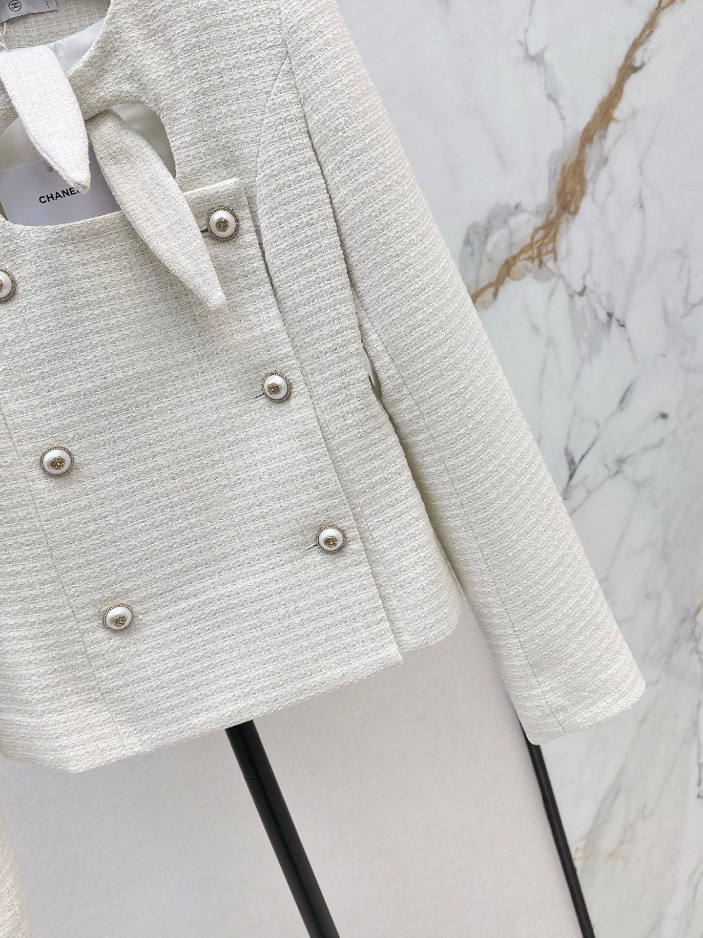 26FW New Knitted Jacket with Rabbit Ear Tie Detail 🤍