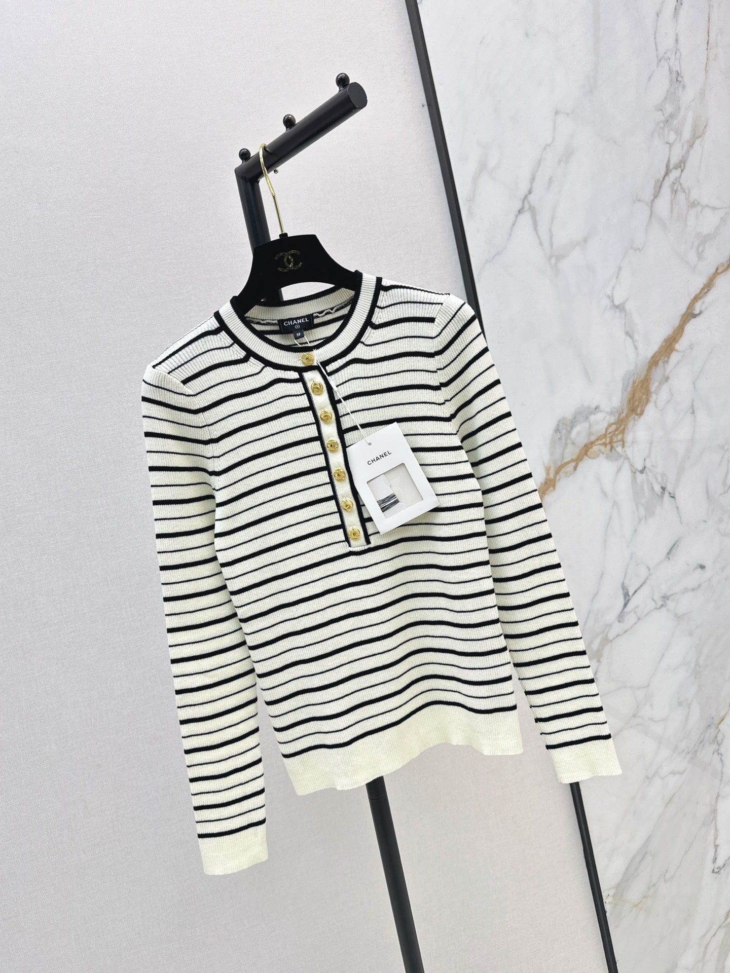 26FW New Striped Long-Sleeve Knit Top with Metal Buckle Detail 🖤