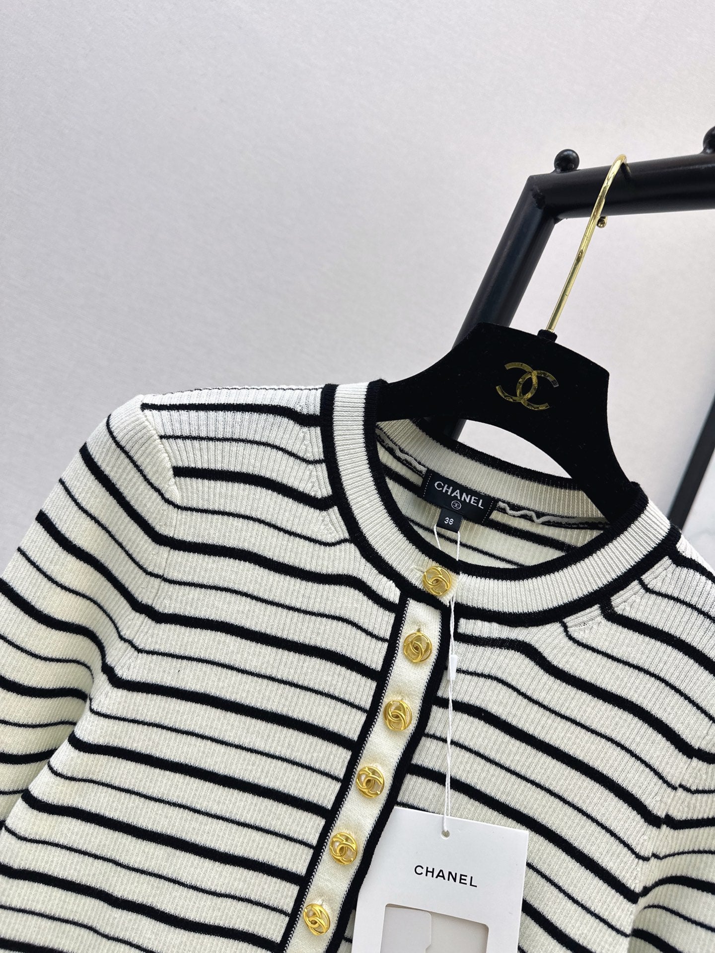 26FW New Striped Long-Sleeve Knit Top with Metal Buckle Detail 🖤