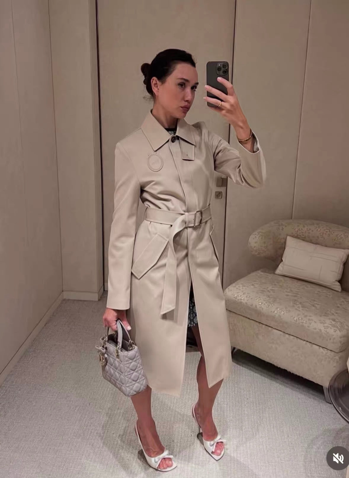 26FW New Badge-Embroidered Mid-Length Trench Coat 🖤