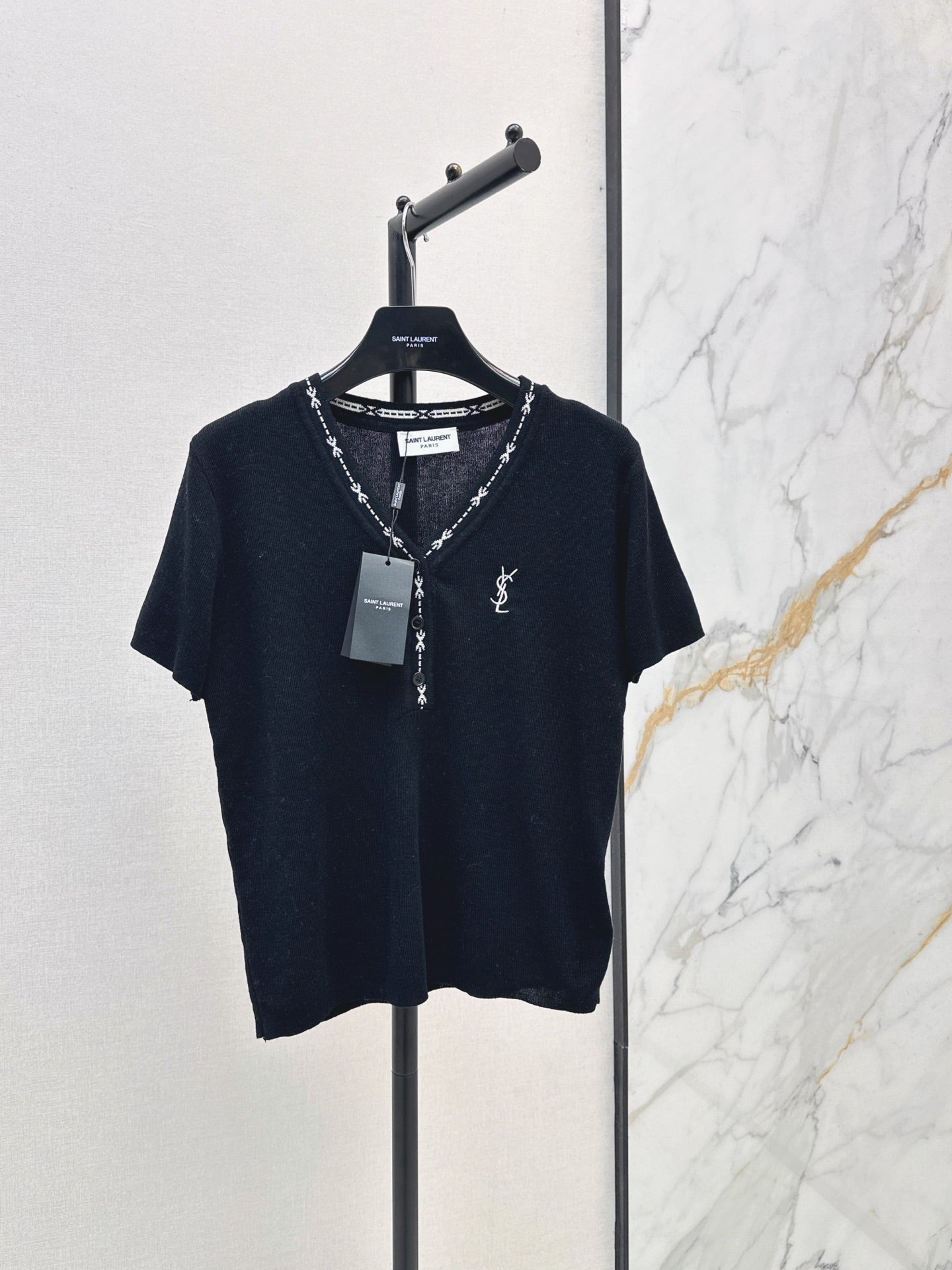26FW New Classic Logo Embroidered Collared Short-Sleeve Knit Top 🤍