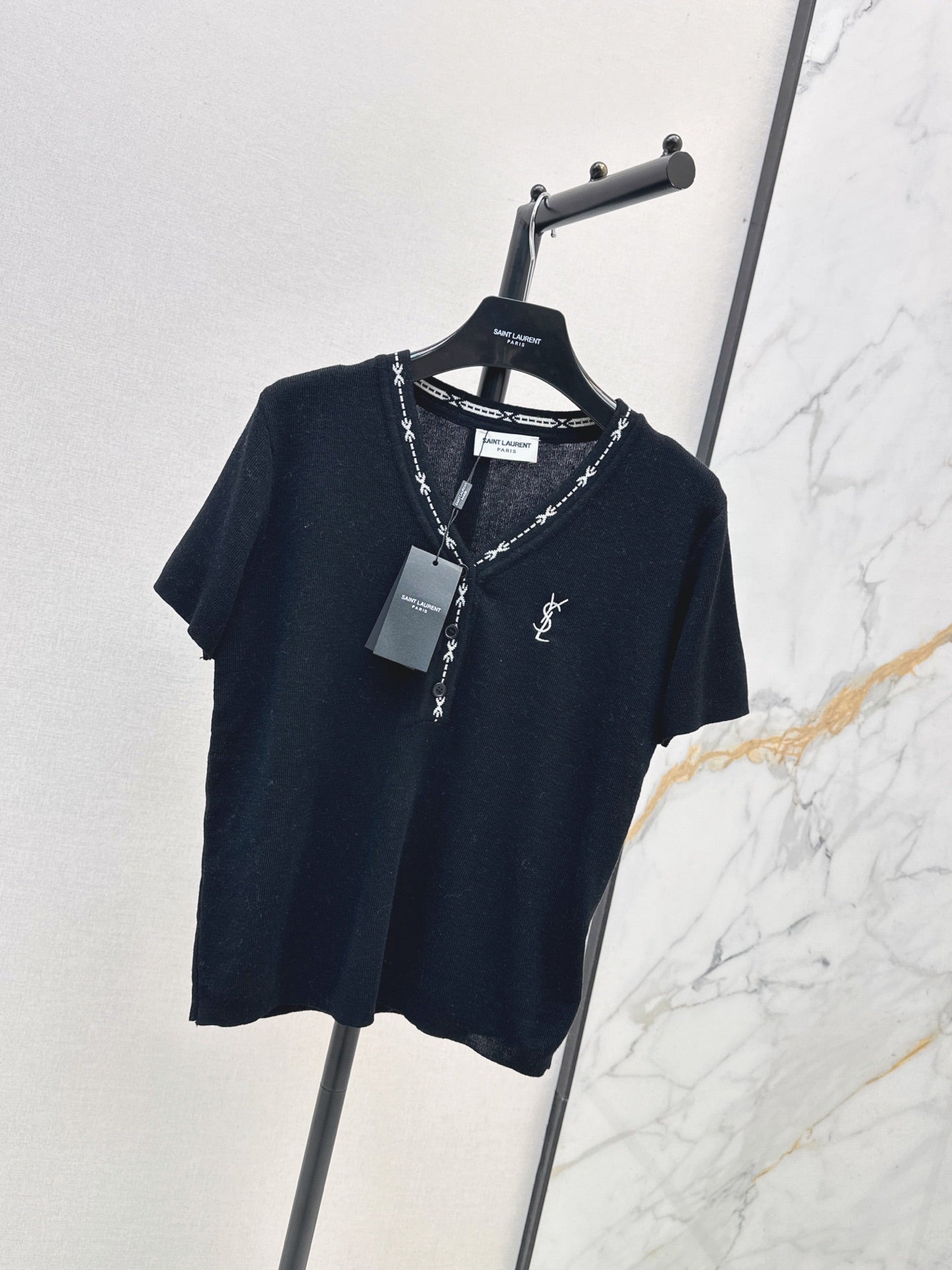 26FW New Classic Logo Embroidered Collared Short-Sleeve Knit Top 🤍