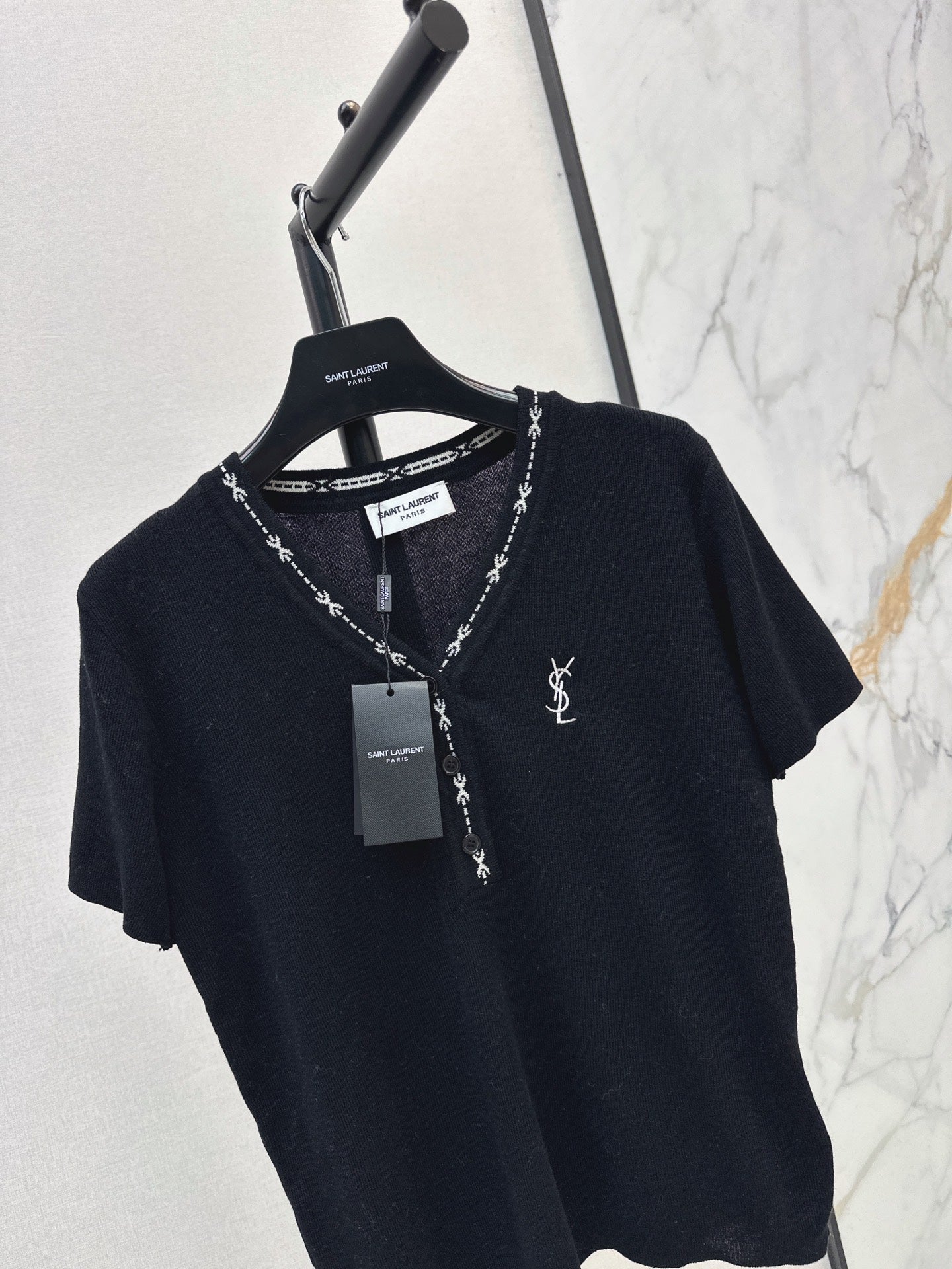 26FW New Classic Logo Embroidered Collared Short-Sleeve Knit Top 🤍