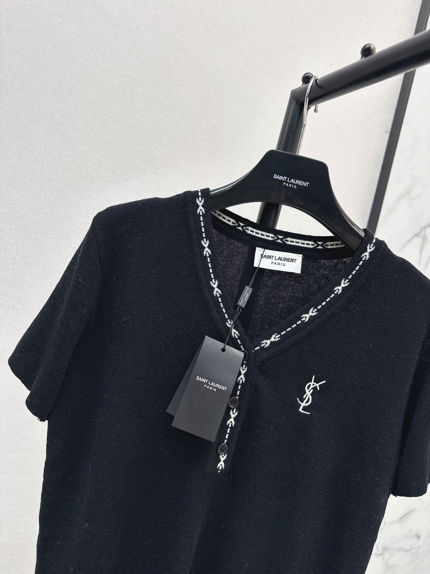 26FW New Classic Logo Embroidered Collared Short-Sleeve Knit Top 🤍
