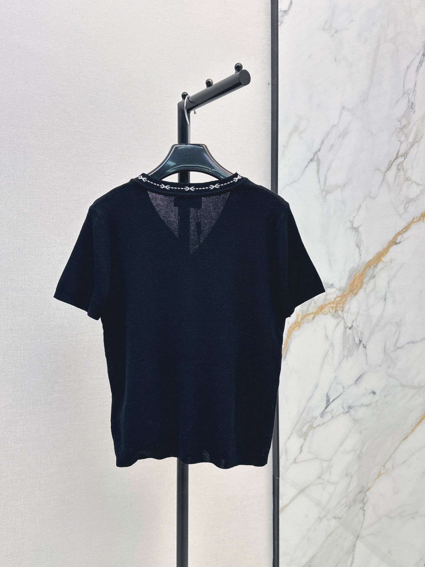 26FW New Classic Logo Embroidered Collared Short-Sleeve Knit Top 🤍