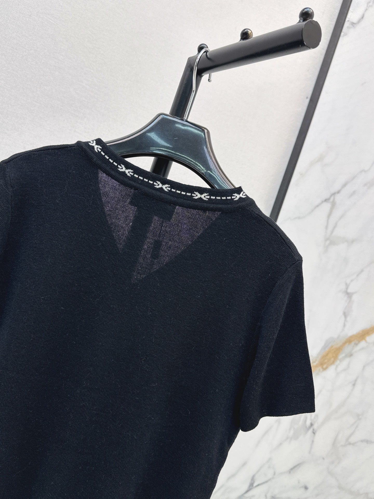 26FW New Classic Logo Embroidered Collared Short-Sleeve Knit Top 🤍