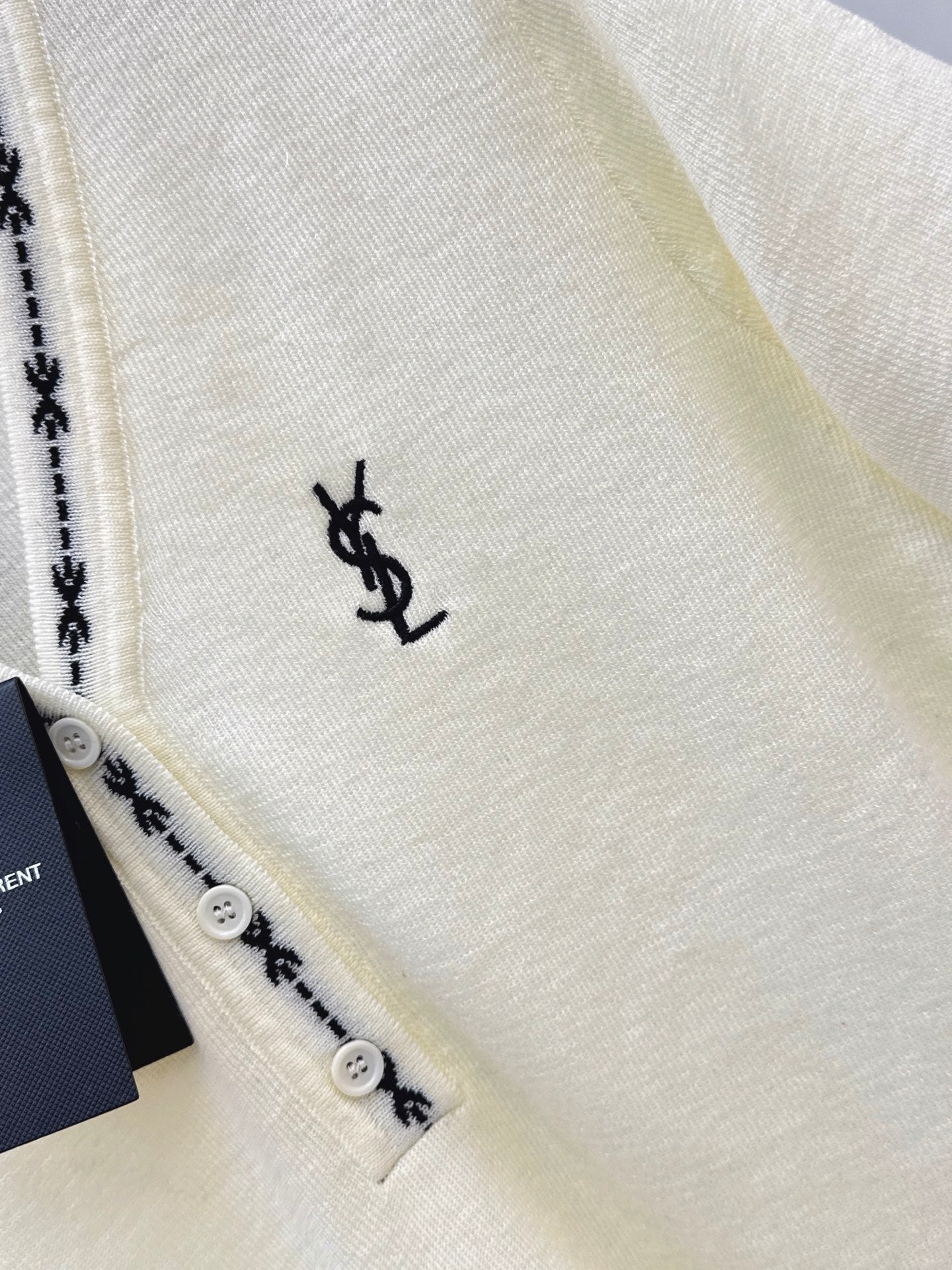 26FW New Classic Logo Embroidered Collared Short-Sleeve Knit Top 🤍