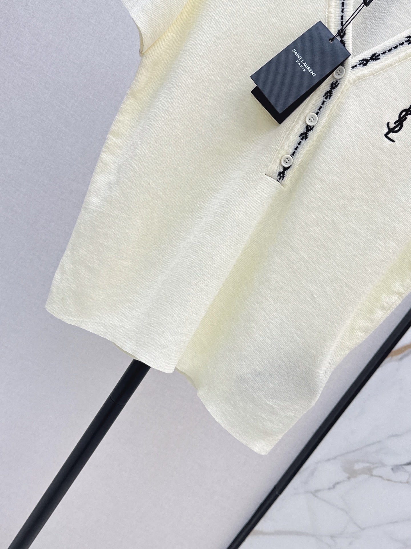 26FW New Classic Logo Embroidered Collared Short-Sleeve Knit Top 🤍