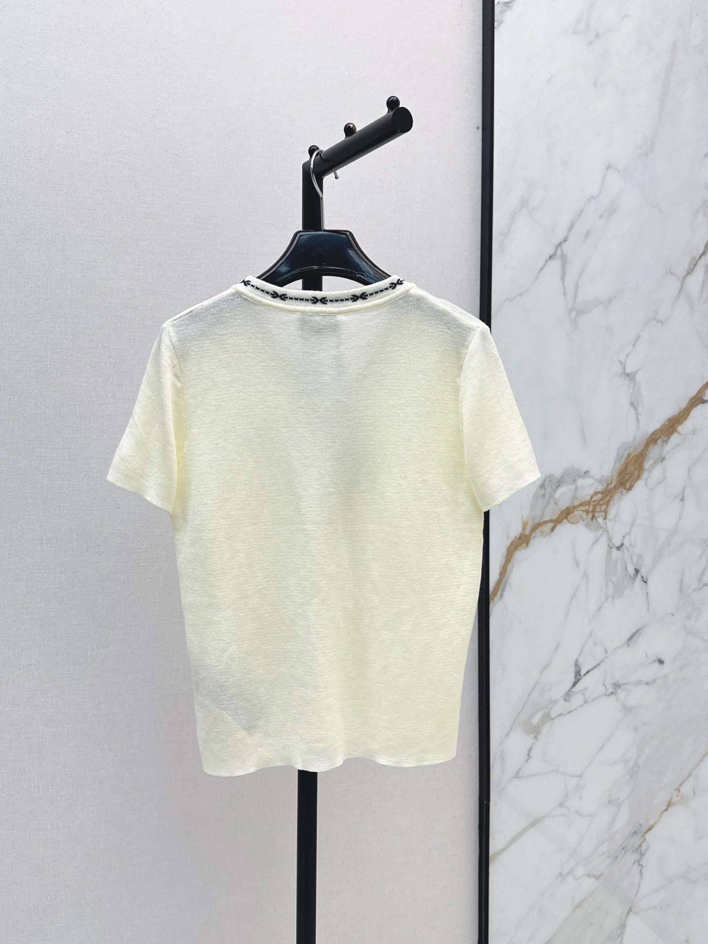 26FW New Classic Logo Embroidered Collared Short-Sleeve Knit Top 🤍