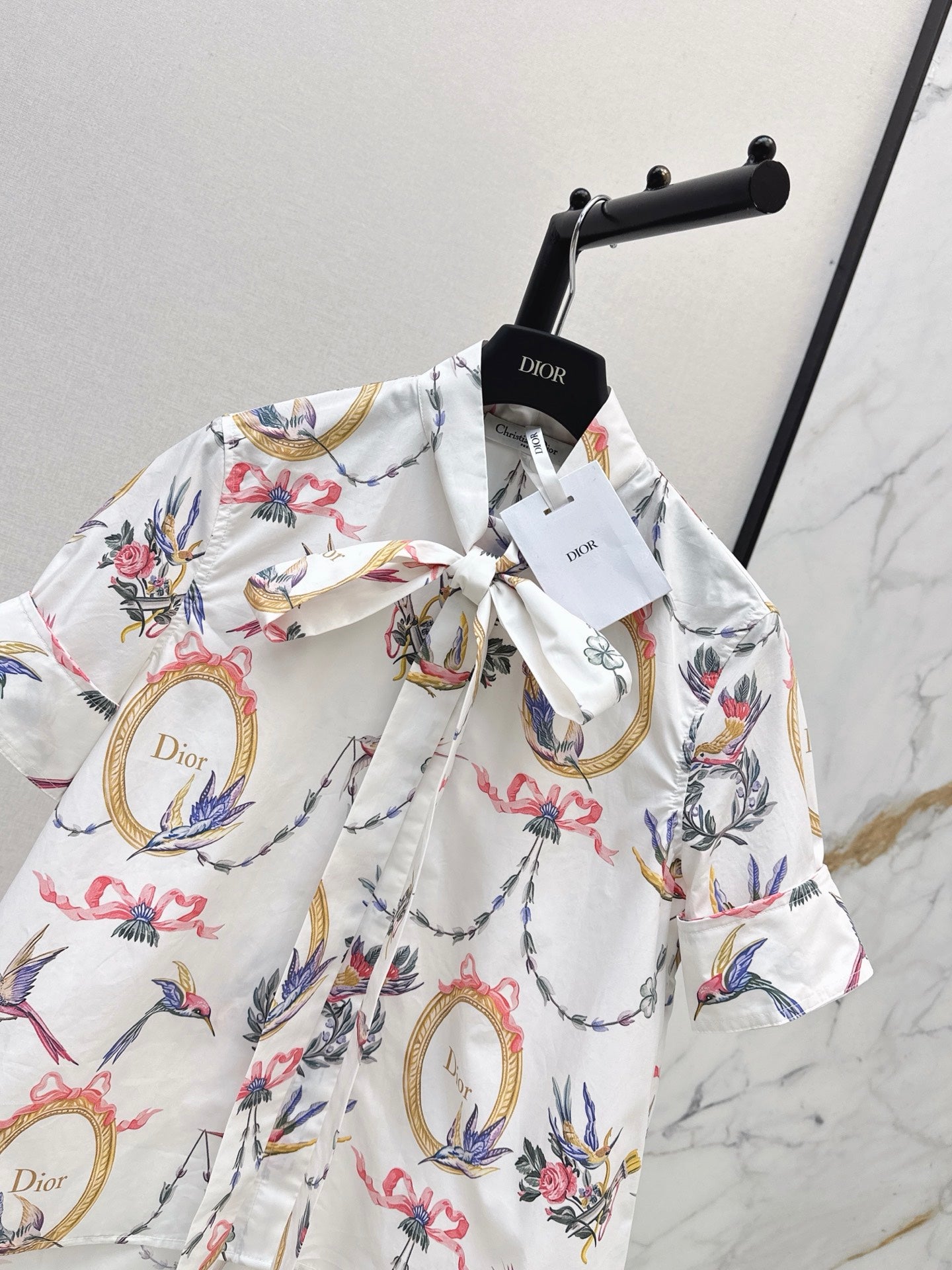 26FW New Short-Sleeve Shirt with Floral Print and Ribbon Detail 🤍