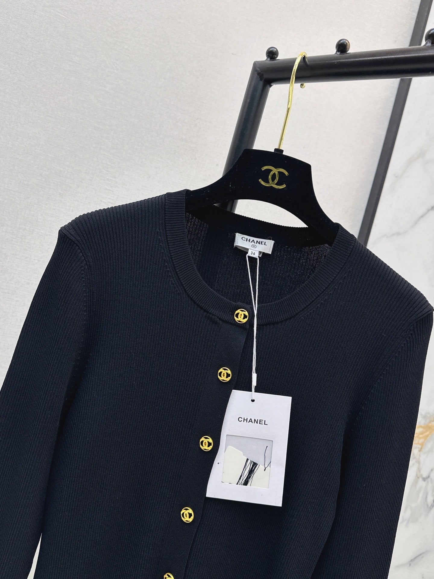 26FW New Slim-Fit Crew-Neck Long-Sleeve Knit Cardigan 🖤