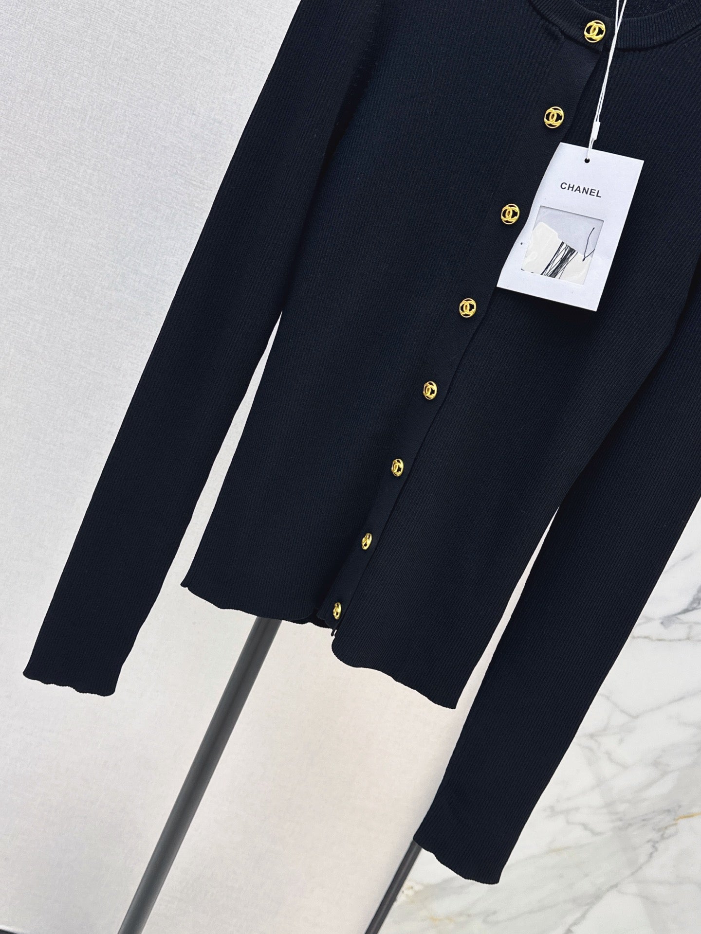 26FW New Slim-Fit Crew-Neck Long-Sleeve Knit Cardigan 🖤