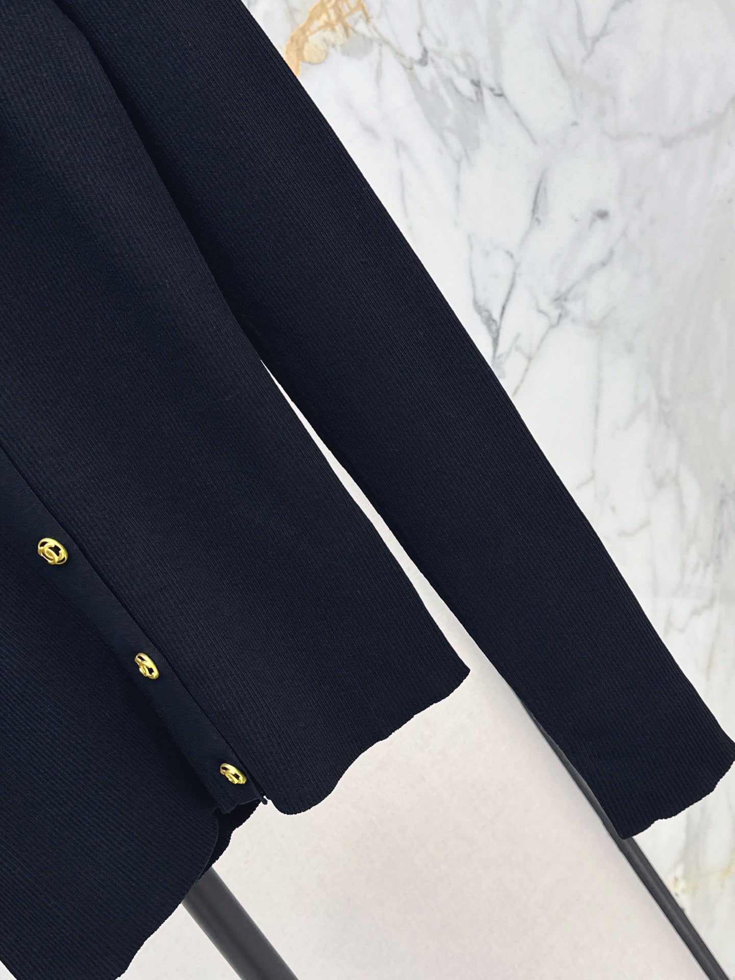 26FW New Slim-Fit Crew-Neck Long-Sleeve Knit Cardigan 🖤
