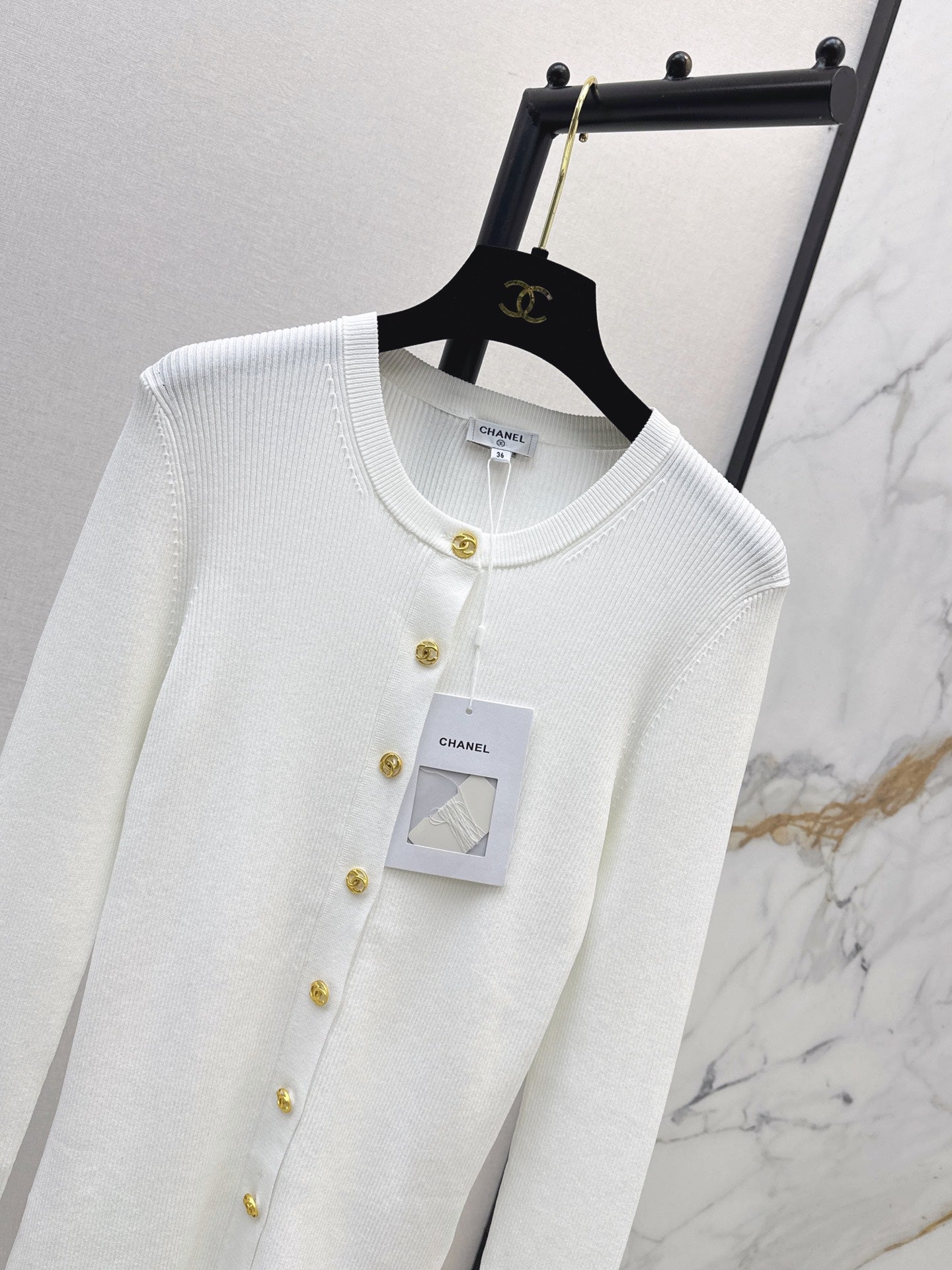 26FW New Slim-Fit Crew-Neck Long-Sleeve Knit Cardigan 🖤