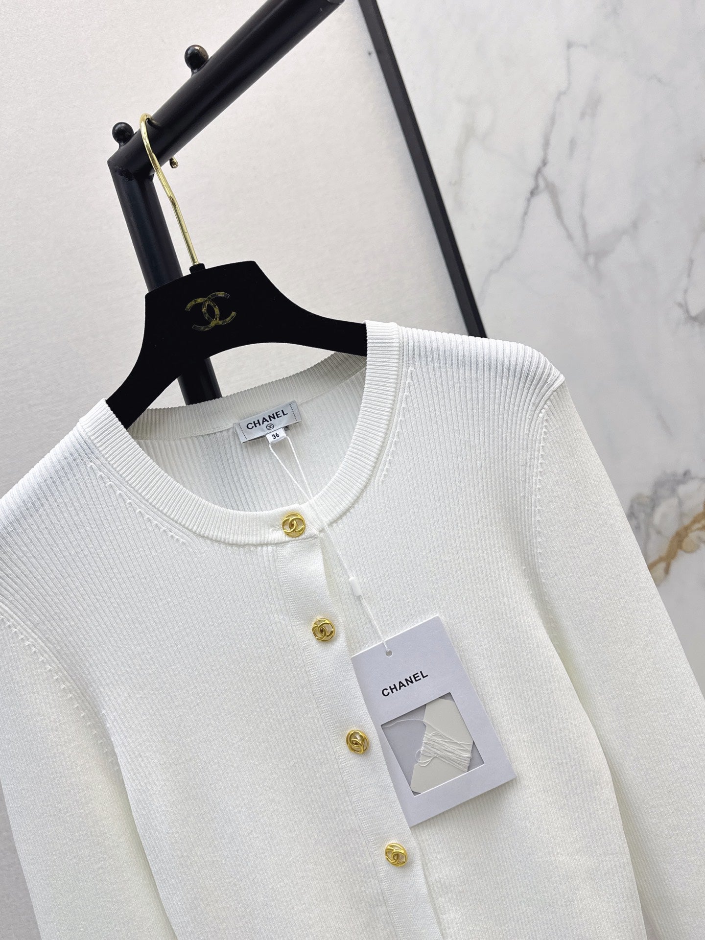 26FW New Slim-Fit Crew-Neck Long-Sleeve Knit Cardigan 🖤