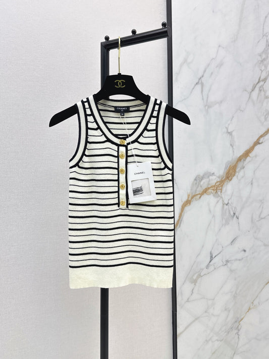 26FW New Striped Sleeveless Knit Vest with Metal Double-C Buckle 🖤