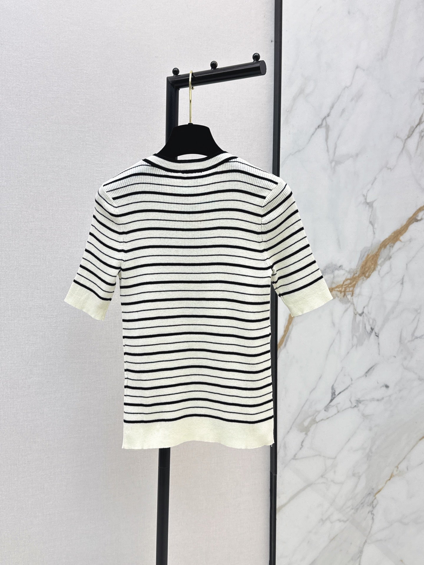26FW New Striped Short-Sleeve Top with Metal Double-C Buckle 🖤