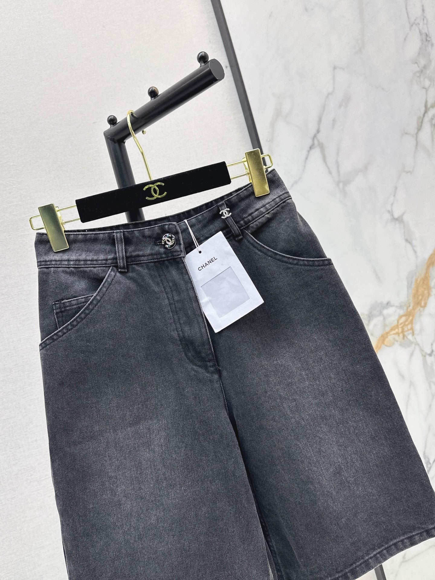 🔥Highest Quality🔥26FW New "Coco Girl" Style: Denim Bermuda Shorts 🖤
