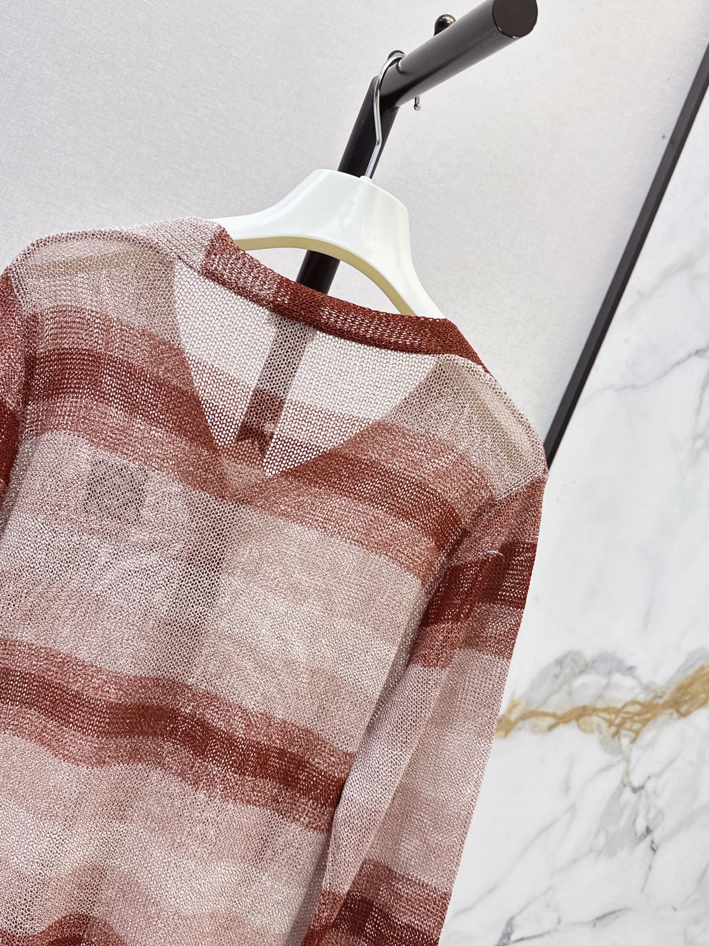 26FW New V-Neck Striped Knit Cardigan 🤍