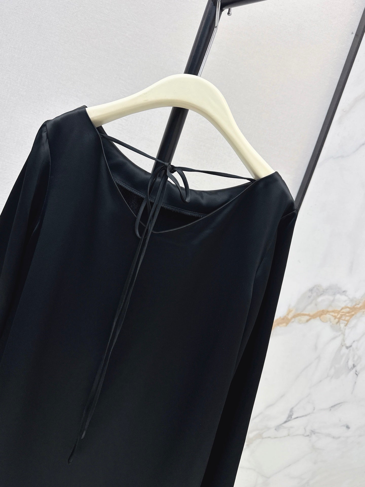 26FW New Acetate Dress with Flared Sleeves 🖤