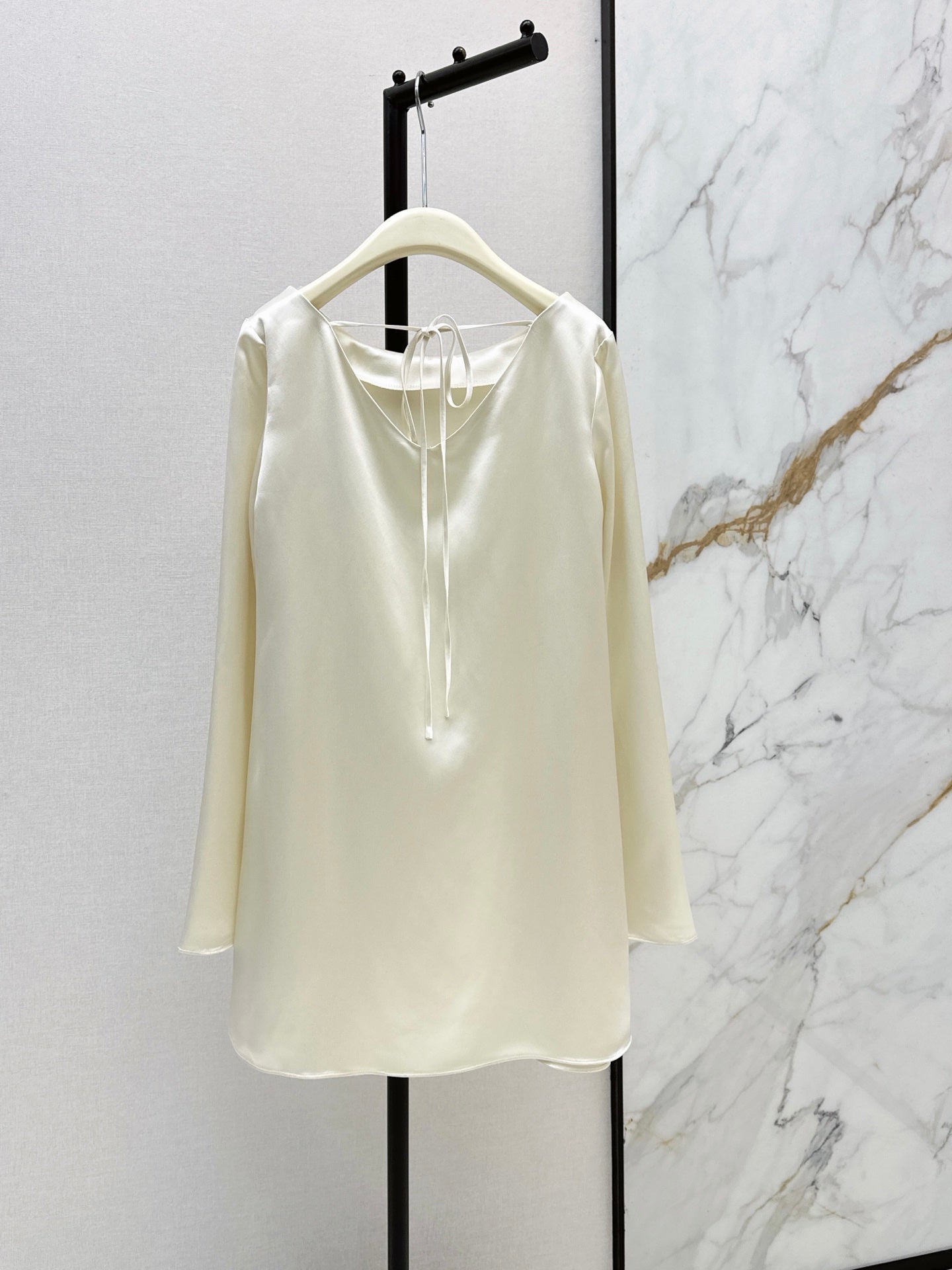 26FW New Acetate Dress with Flared Sleeves 🖤