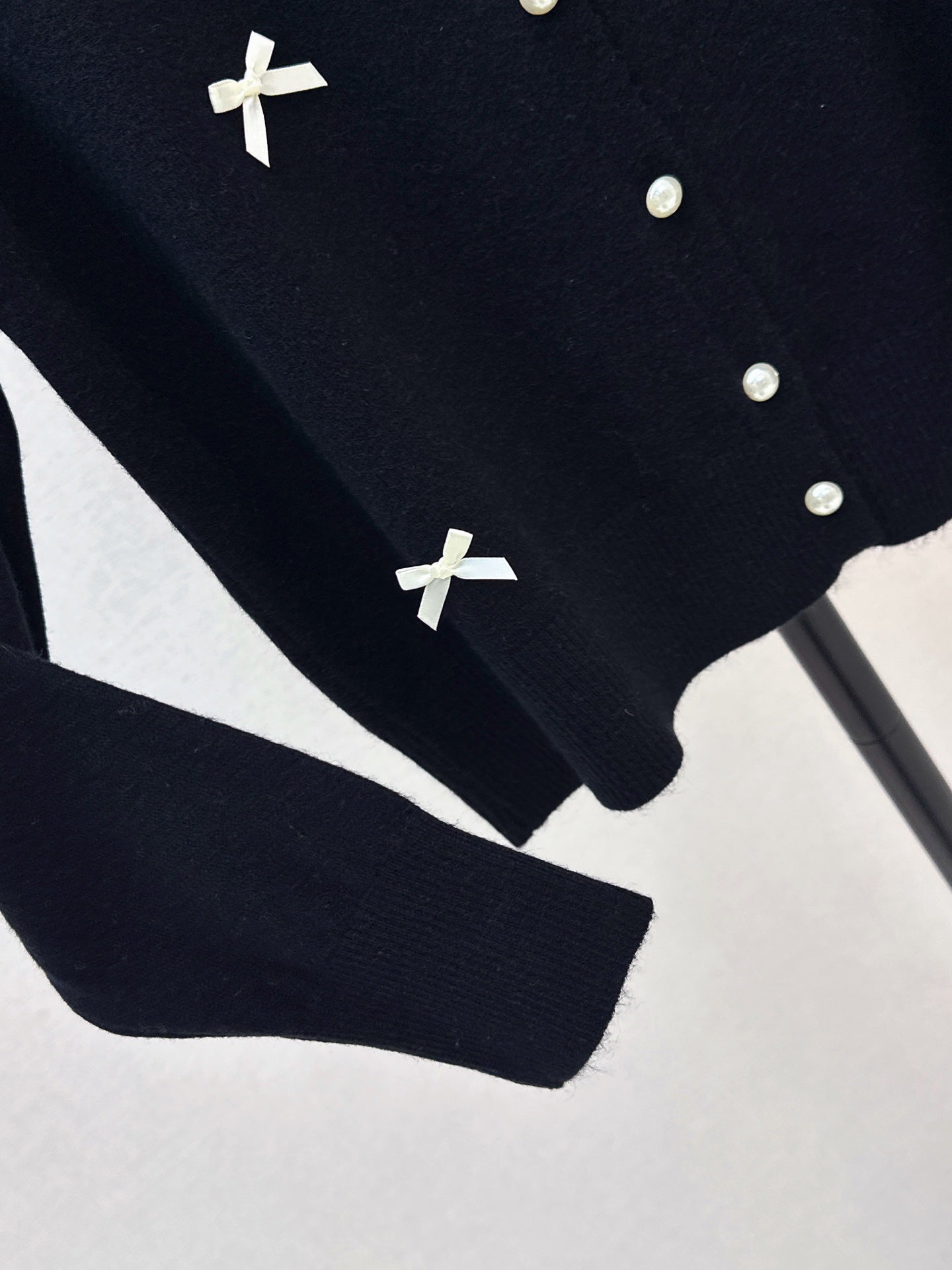 26FW New Crew-Neck Cardigan with Bow Detail 🖤