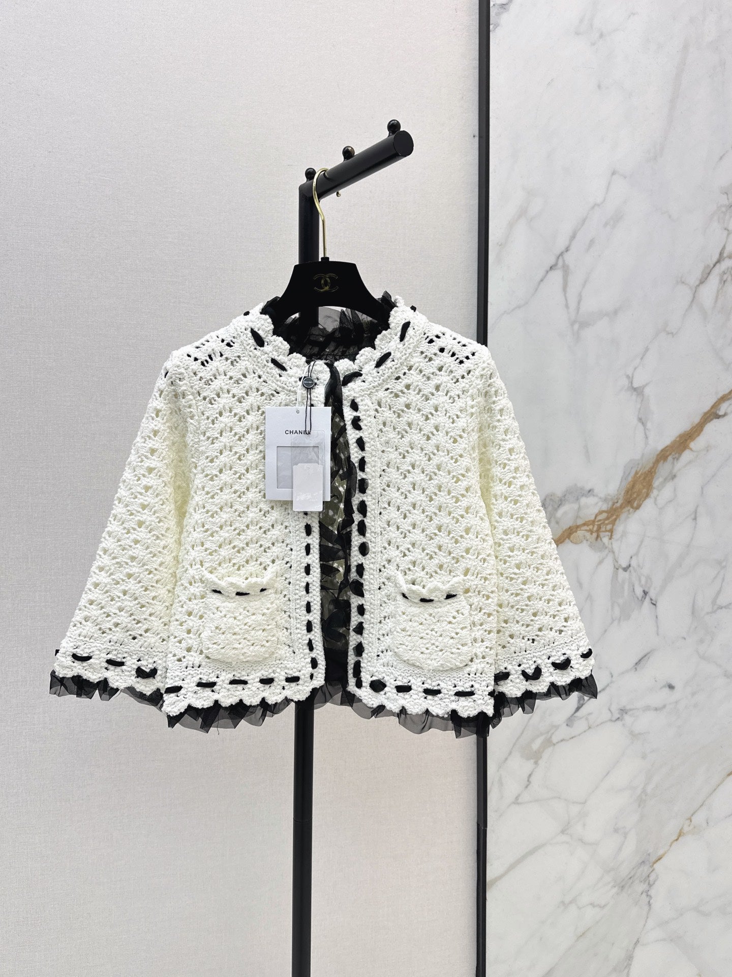 26FW New Cut-out Knit Cardigan 🤍