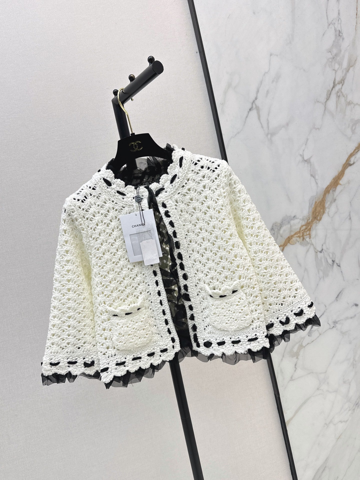 26FW New Cut-out Knit Cardigan 🤍