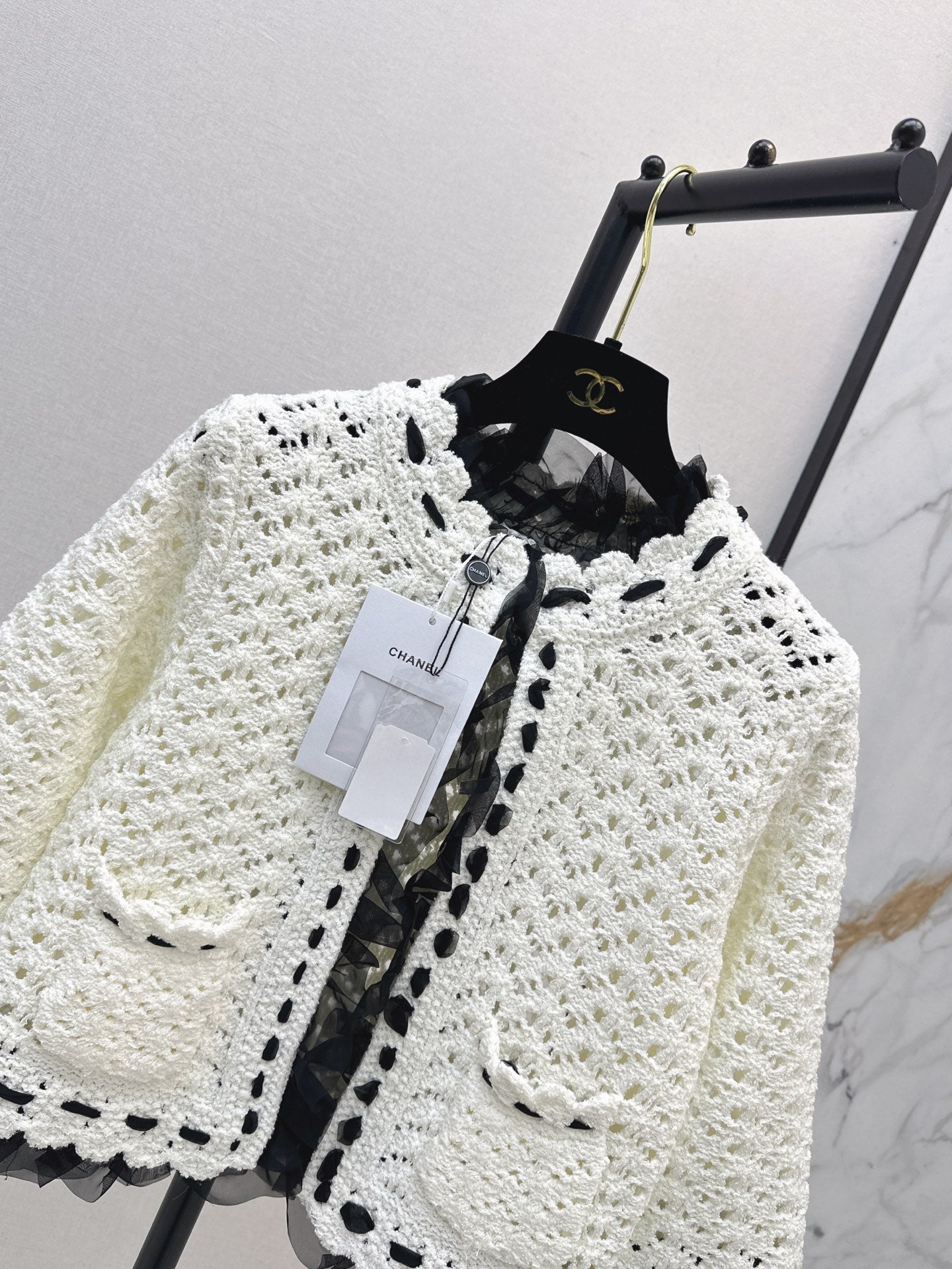 26FW New Cut-out Knit Cardigan 🤍