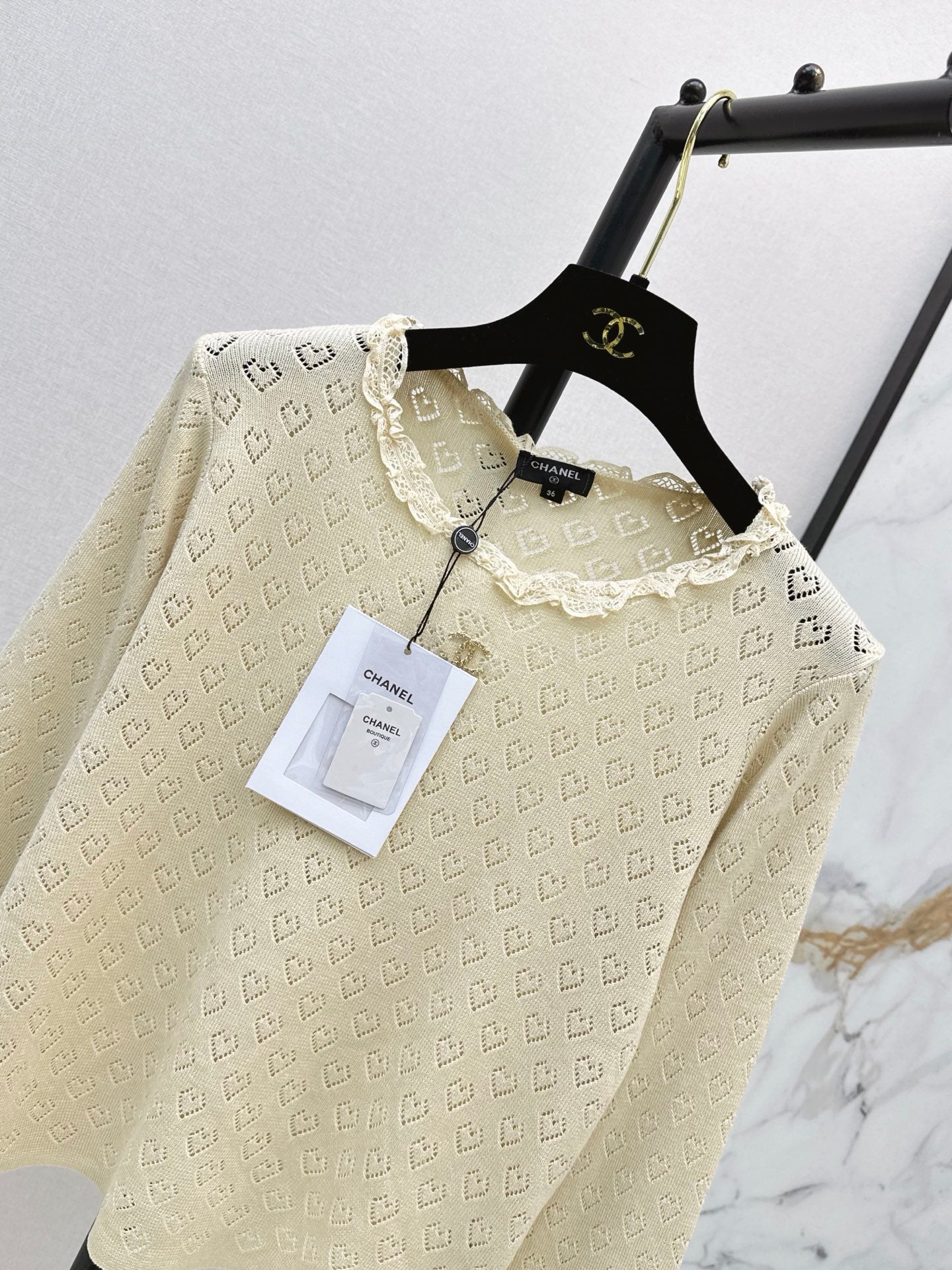 26FW New Long-Sleeve Knit Top with Lace Trim 🖤
