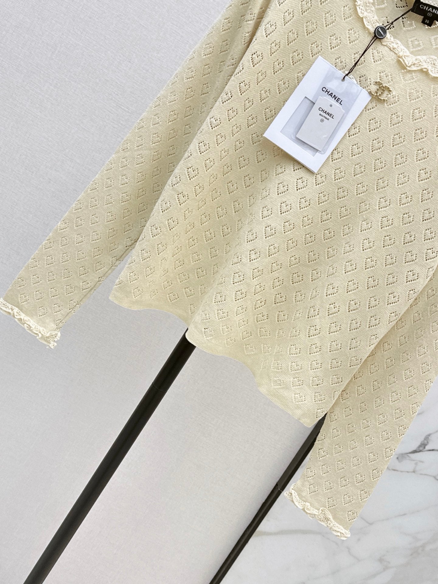 26FW New Long-Sleeve Knit Top with Lace Trim 🖤