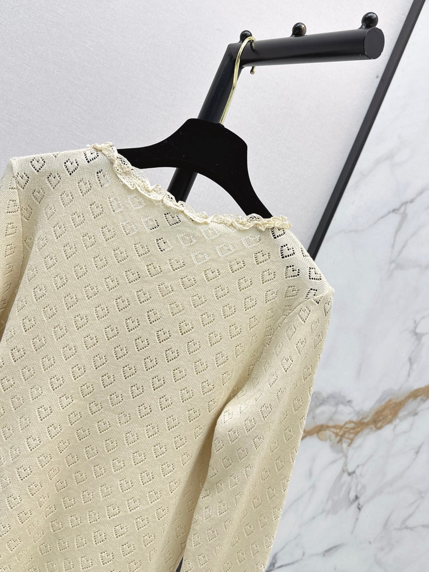 26FW New Long-Sleeve Knit Top with Lace Trim 🖤