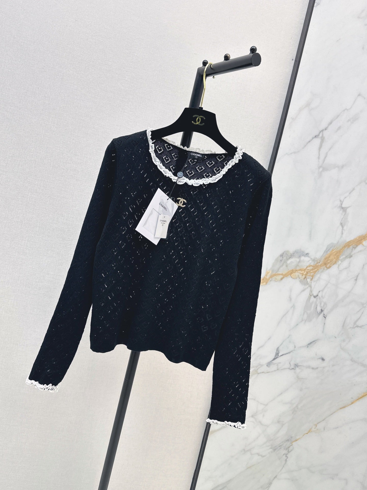 26FW New Long-Sleeve Knit Top with Lace Trim 🖤