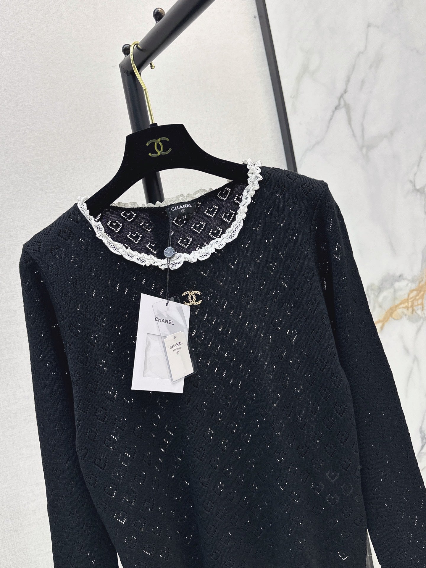 26FW New Long-Sleeve Knit Top with Lace Trim 🖤