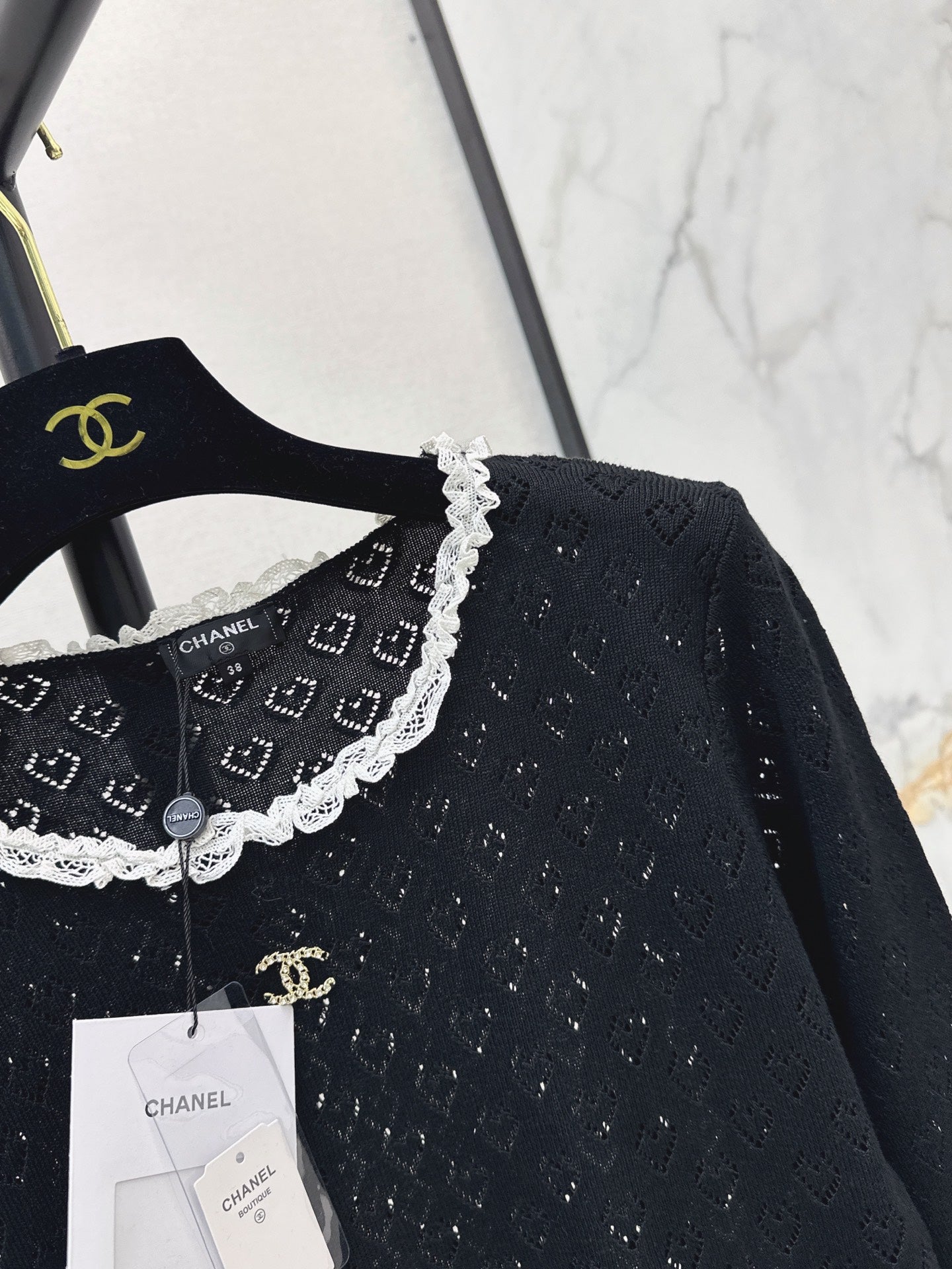 26FW New Long-Sleeve Knit Top with Lace Trim 🖤