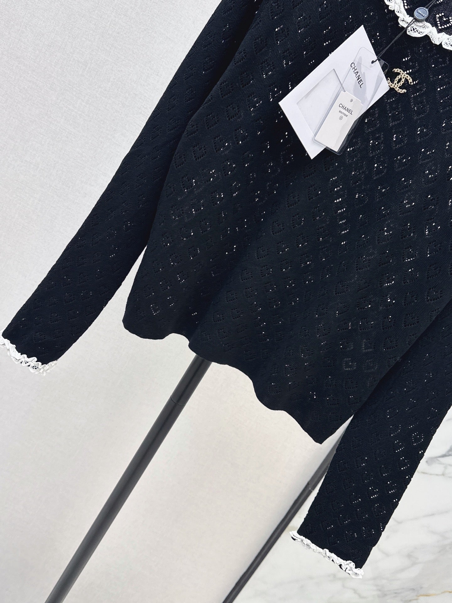 26FW New Long-Sleeve Knit Top with Lace Trim 🖤
