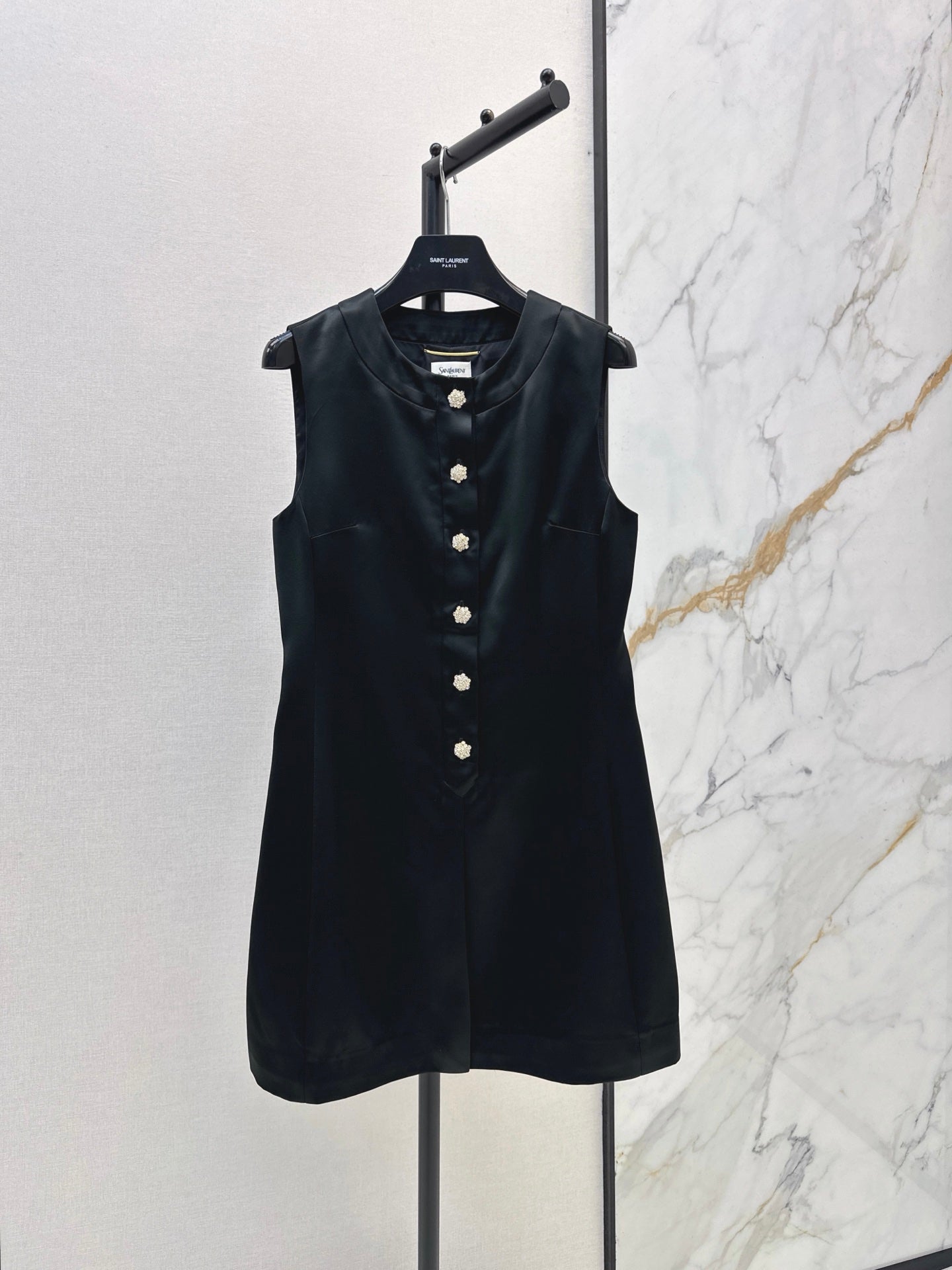 26FW New Sleeveless Acetate Dress with Rhinestone Buckle Detail 🖤