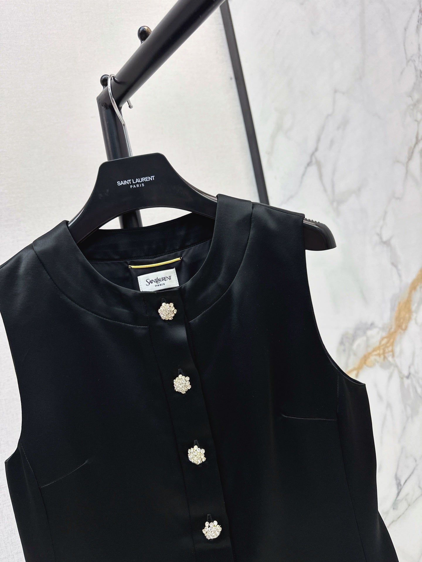 26FW New Sleeveless Acetate Dress with Rhinestone Buckle Detail 🖤